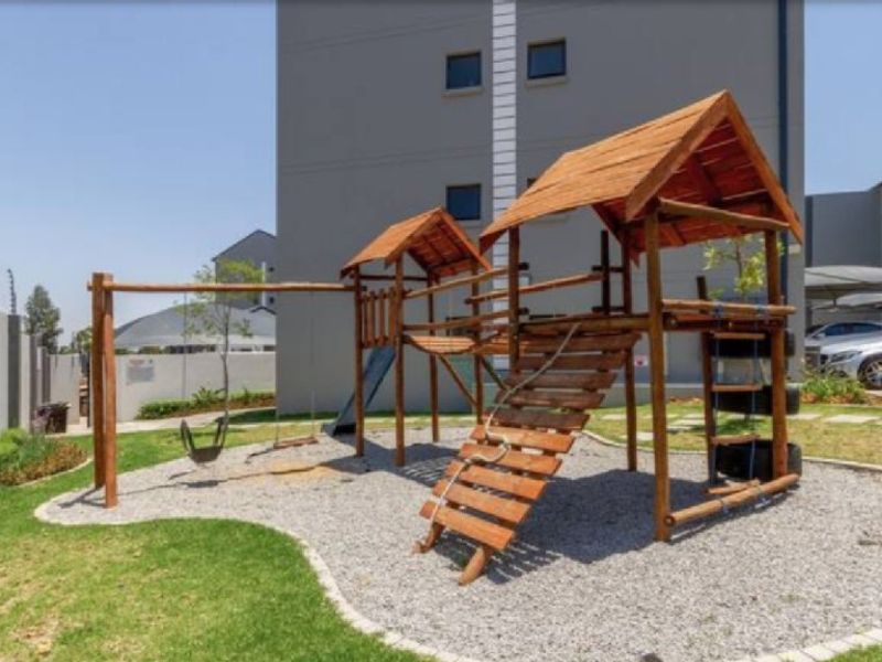 2 Bedroom Apartment for Sale in Halfway Gardens - Photo 5