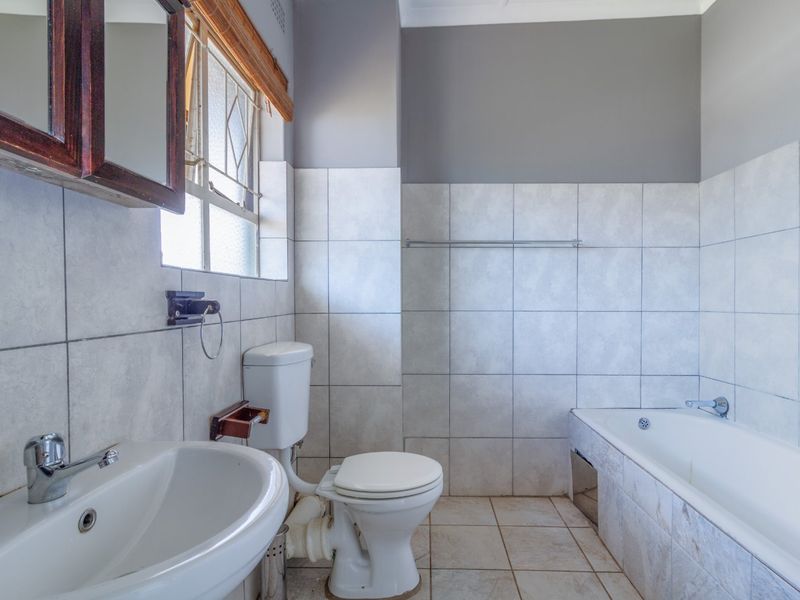 Own your own home! A Beautifully Spacious 1 Bedroom Unit going for a STEAL in Horizon View! - Photo 10