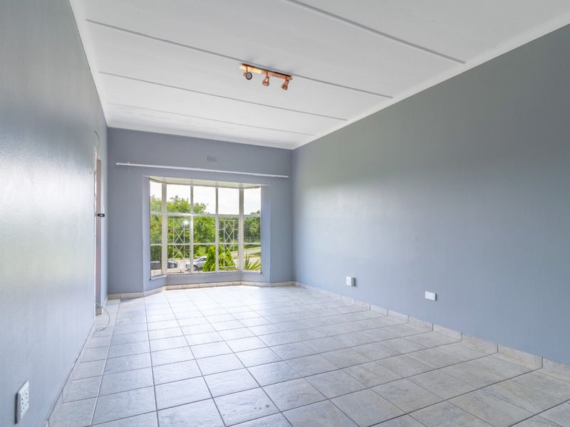 Own your own home! A Beautifully Spacious 1 Bedroom Unit going for a STEAL in Horizon View! - Photo 6