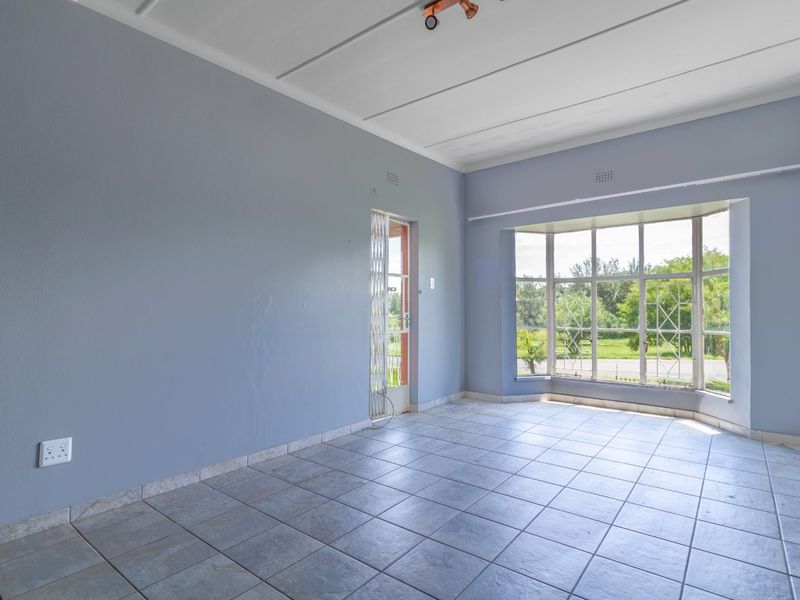 Own your own home! A Beautifully Spacious 1 Bedroom Unit going for a STEAL in Horizon View! - Photo 5