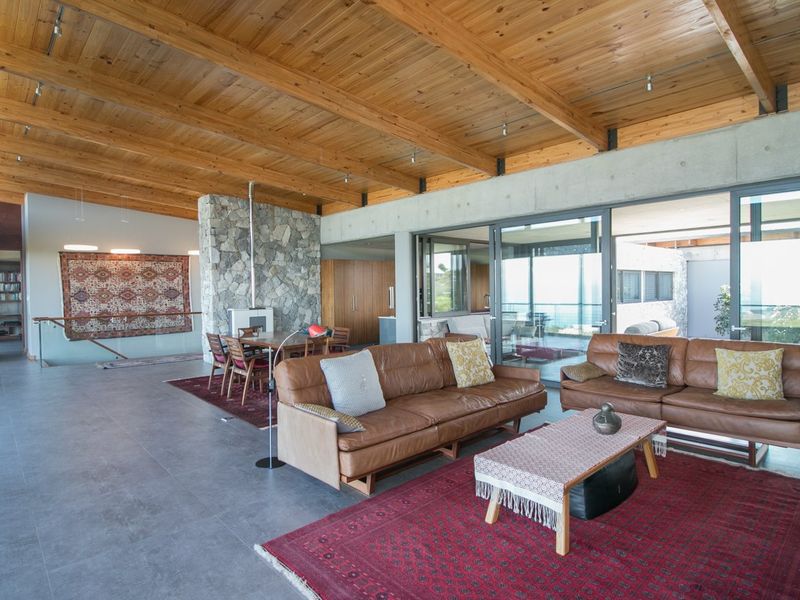 Contemporary Linear Pezula Private Estate home with an eco friendly focus. - Photo 10