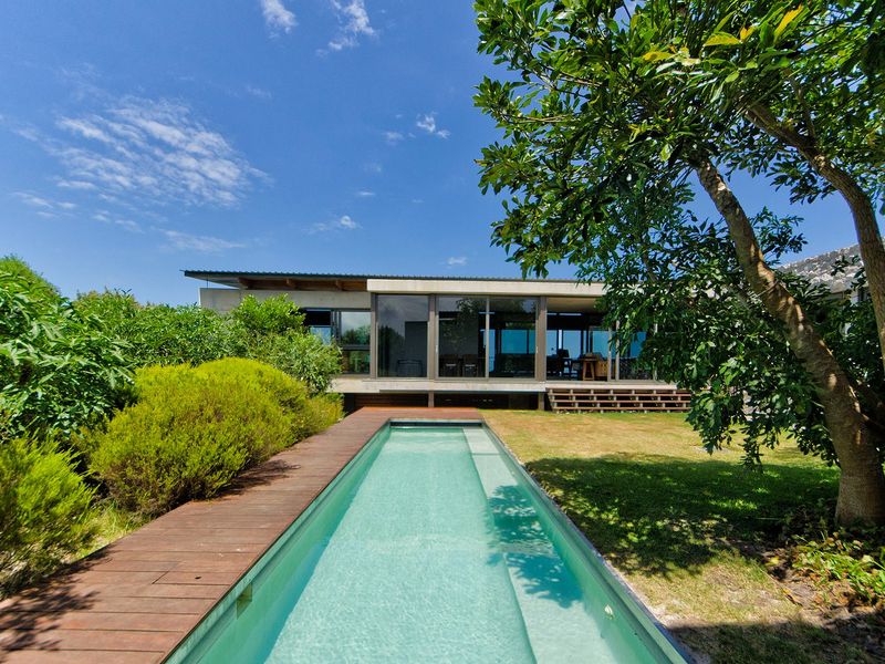Contemporary Linear Pezula Private Estate home with an eco friendly focus. - Photo 5