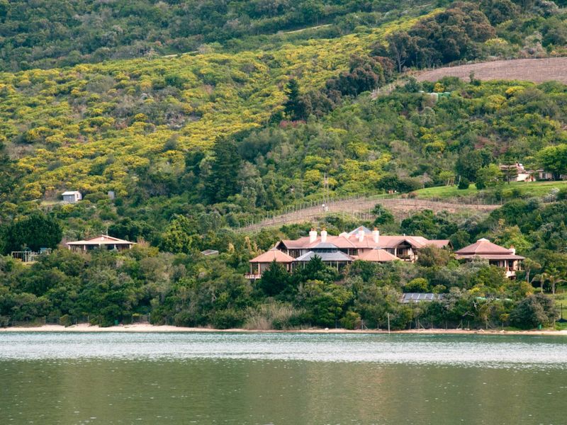 A Private Bahamas-Styled Mansion on Knysna’s Western Heads – A Distinctive One and Only Residence - Photo 1