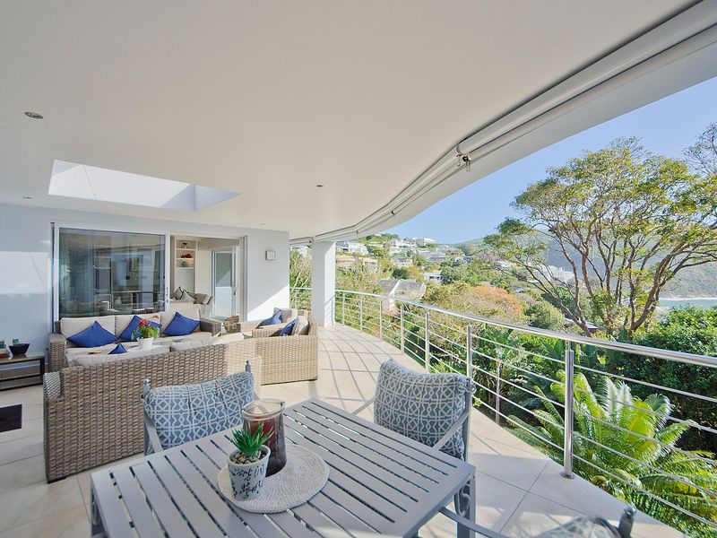 A Graceful Home, modern & Immaculate on Knysna’s Heads - Photo 1
