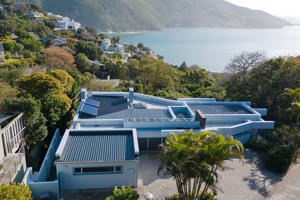 A Graceful Home, modern & Immaculate on Knysna’s Heads - Photo 5