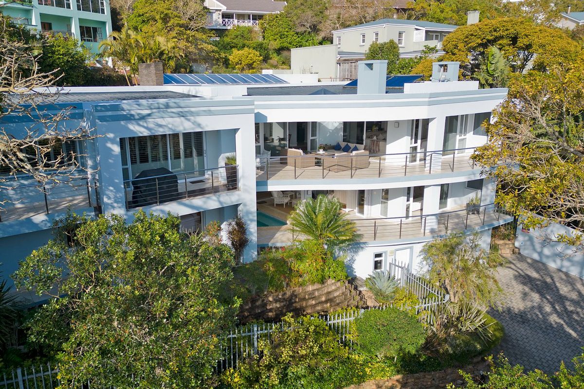 A Graceful Home, modern & Immaculate on Knysna’s Heads - Photo 2