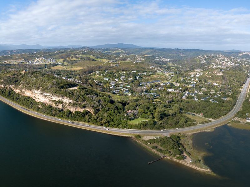 An amazing site overlooking the Knysna Estuary towards the Heads. - Photo 9