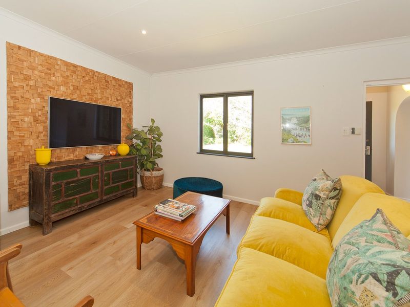 Charming & Comfortable - A great buy on the Island. - Photo 5