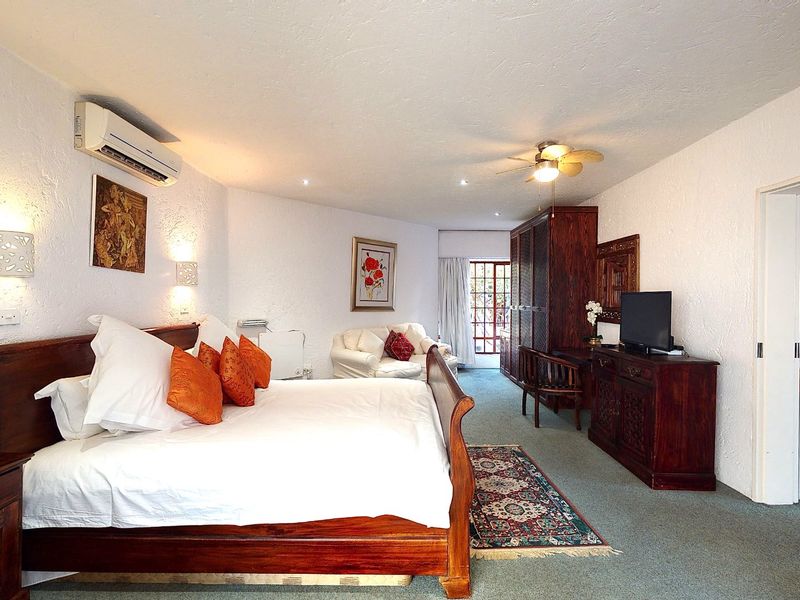Furnished private ensuite available in Bryanston  - Photo 1
