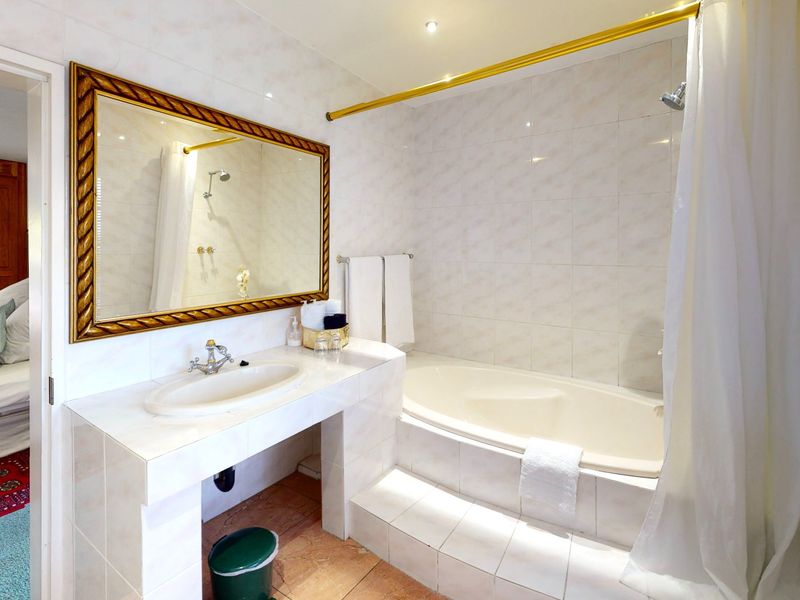 Furnished private ensuite available in Bryanston  - Photo 2