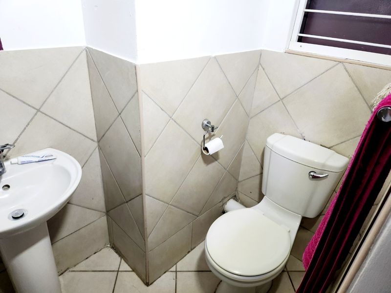 Investor’s Dream: Spacious 1-Bedroom Apartment with Rental Income!   - Photo 7