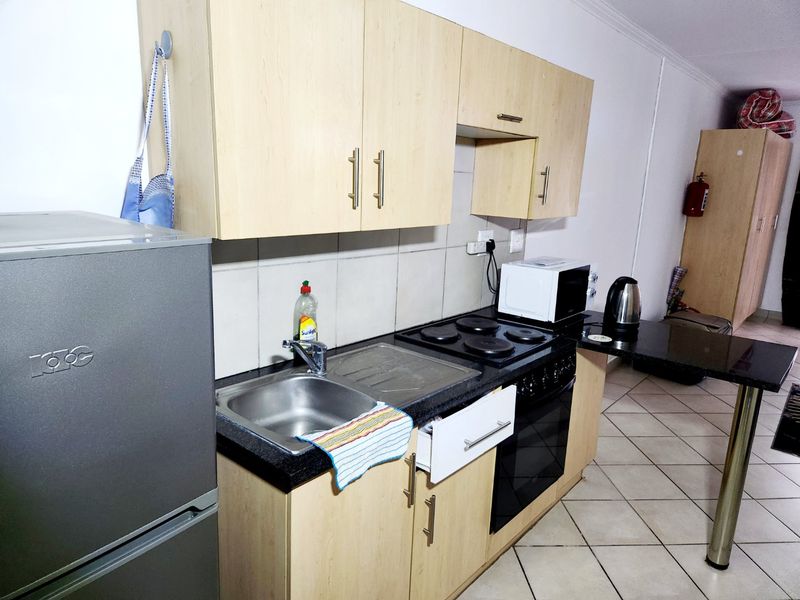 Investor’s Dream: Spacious 1-Bedroom Apartment with Rental Income!   - Photo 6