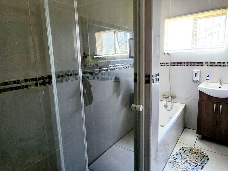 Spacious 4-Bedroom Family Home in Heidedal – Perfect Location!  - Photo 10