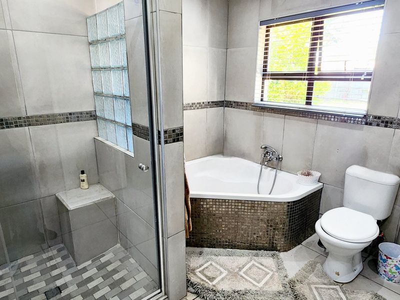 Spacious 4-Bedroom Family Home in Heidedal – Perfect Location!  - Photo 7