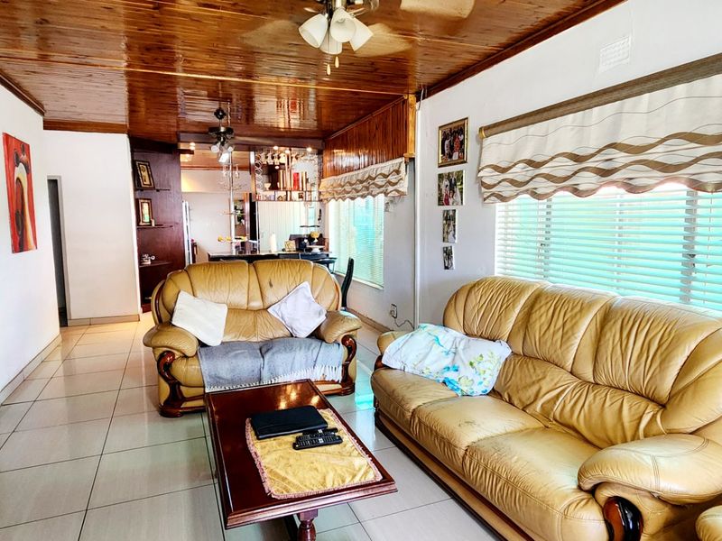 Spacious 4-Bedroom Family Home in Heidedal – Perfect Location!  - Photo 2