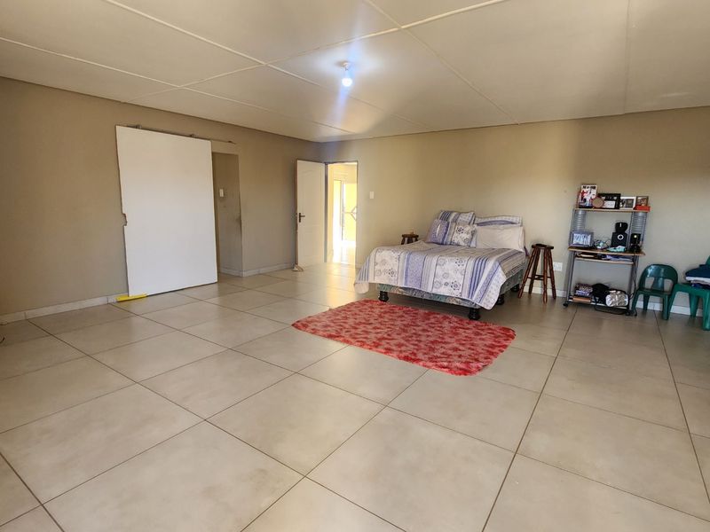 A Doer Upper In Prime Location, Beautiful Estate - Photo 9