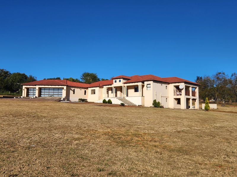 A Doer Upper In Prime Location, Beautiful Estate - Photo 2