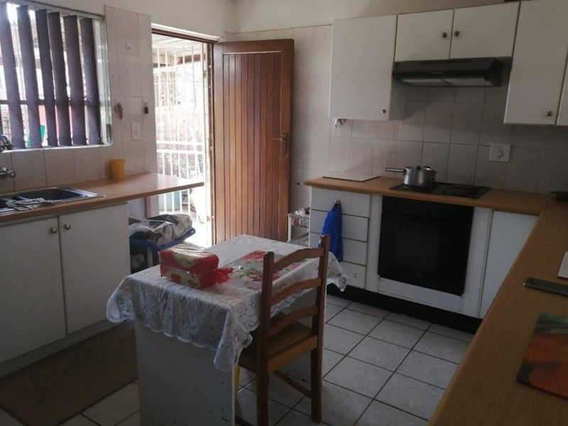 2 Bedroom House for Sale in Strubenvale - Photo 8