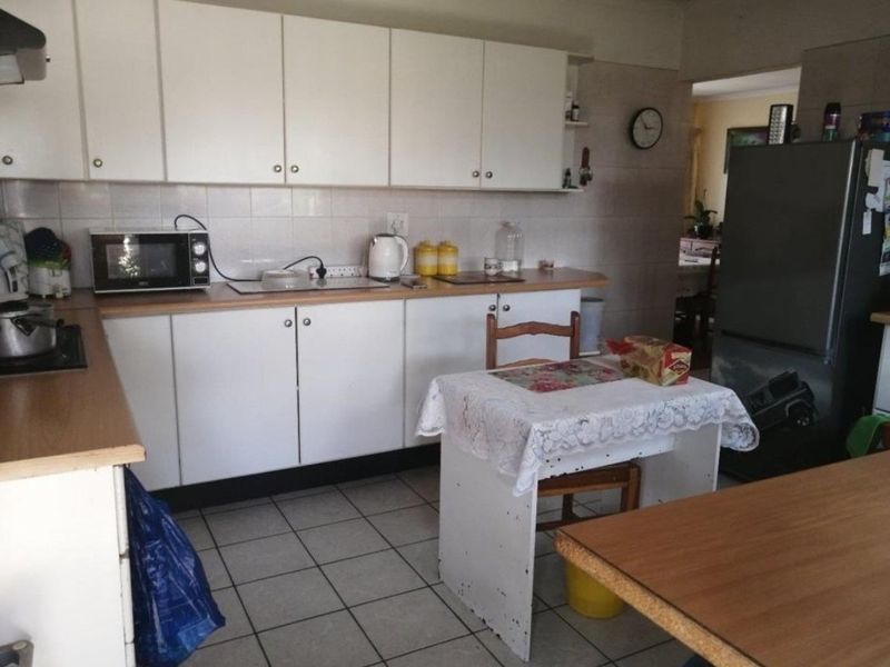 2 Bedroom House for Sale in Strubenvale - Photo 7