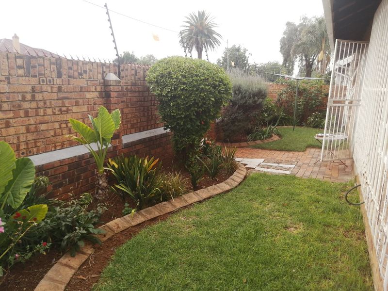 2 Bedroom House for Sale in Strubenvale - Photo 3