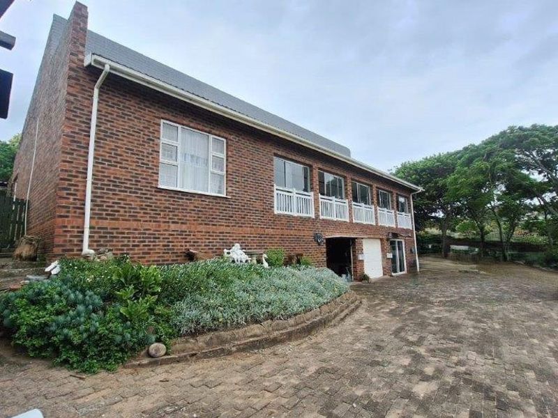 3 Bedroom House And Two Flatlets With Stunning Sea Views! - Photo 9