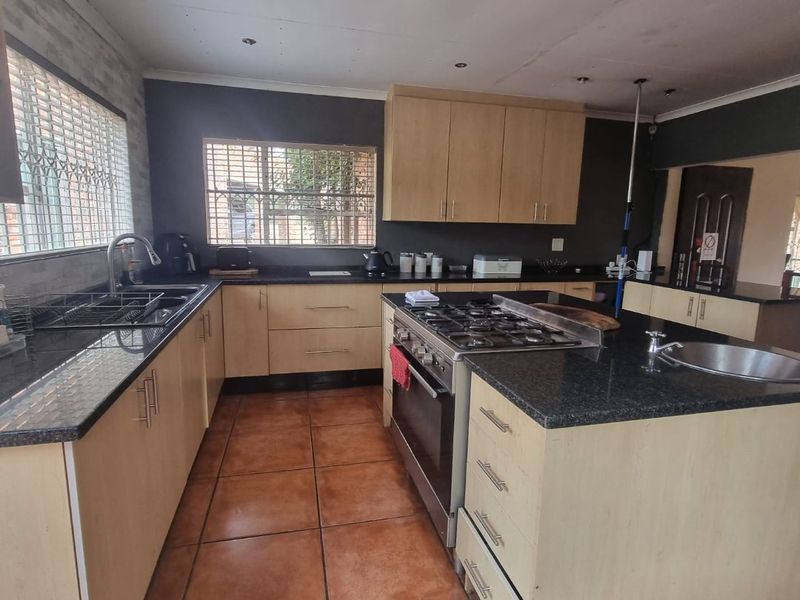 Idyllic Krugersdorp Farm Retreat with Flatlet - Photo 3