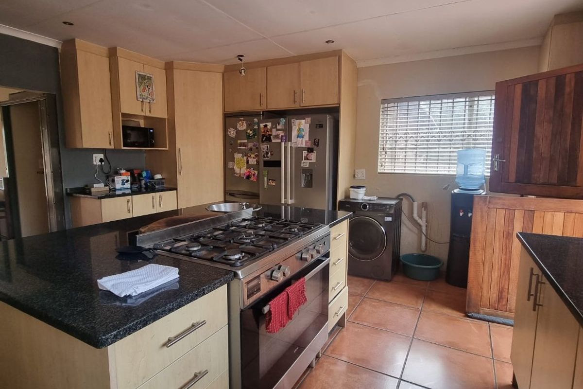 Idyllic Krugersdorp Farm Retreat with Flatlet - Photo 4