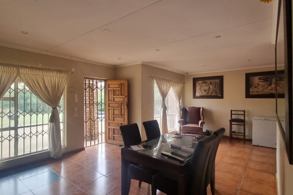 Idyllic Krugersdorp Farm Retreat with Flatlet - Photo 3
