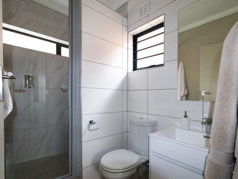 Beautiful 3 bed and 2.5 bath house to let - Photo 4