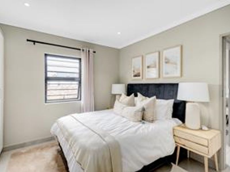 Beautiful 3 bed and 2.5 bath house to let - Photo 9