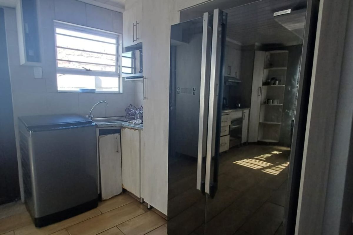 3 Bedroom Family Home  - Photo 5