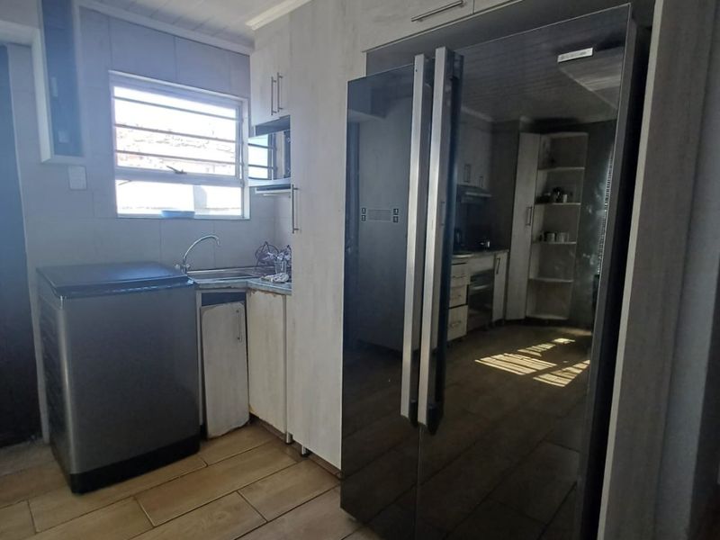 3 Bedroom Family Home  - Photo 5