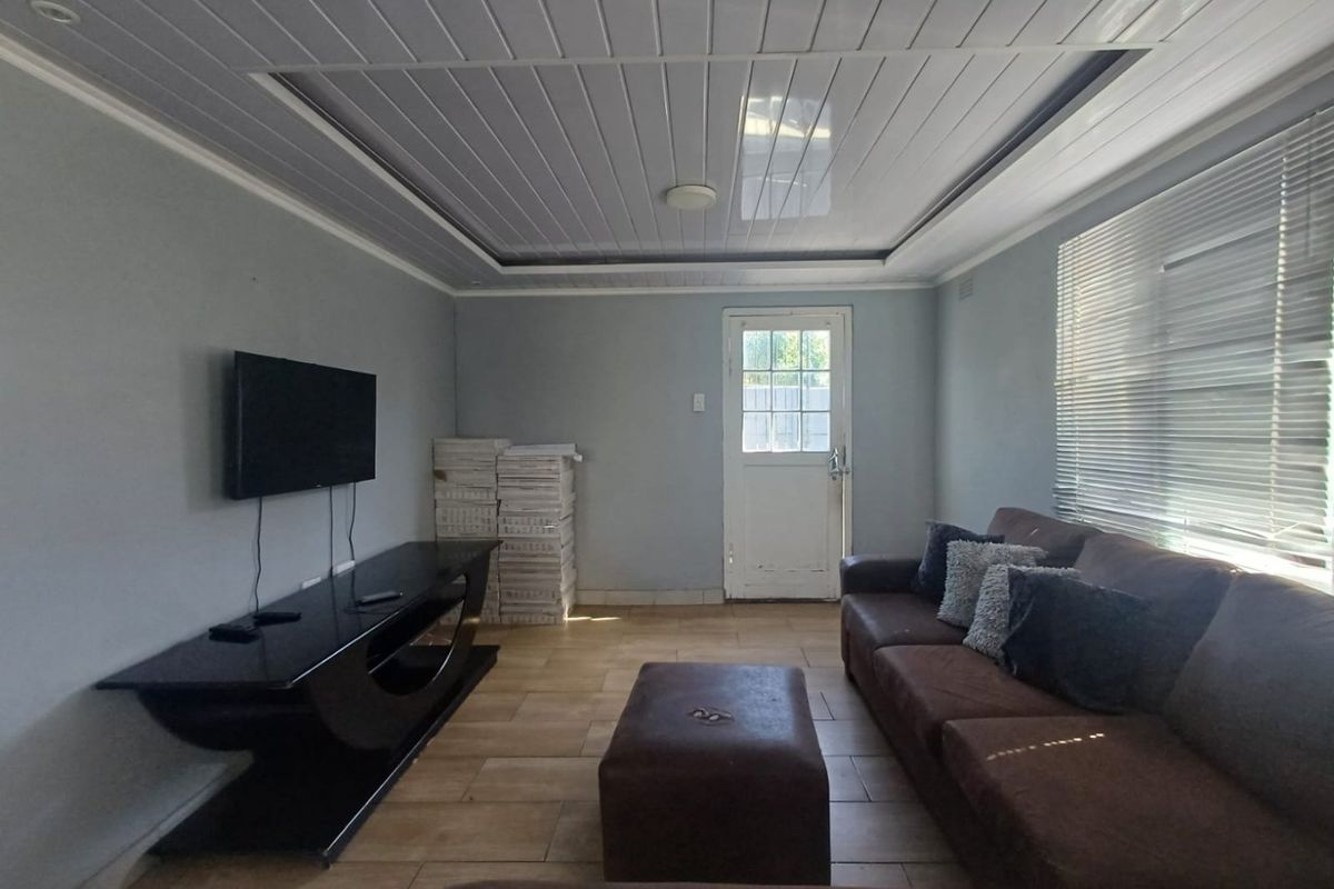 3 Bedroom Family Home  - Photo 3