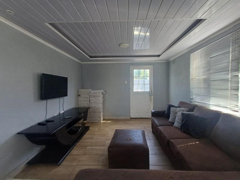 3 Bedroom Family Home  - Photo 3
