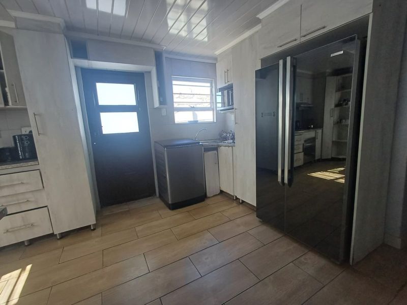 3 Bedroom Family Home  - Photo 4