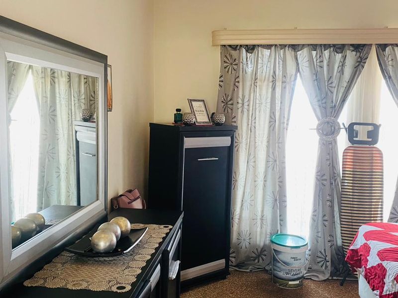 Beautiful 2 bedroom Apartmrnt for sale in Navalsig, Bloemfontein  - Photo 9