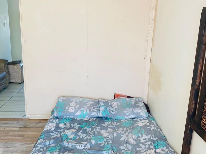 Beautiful 2 bedroom Apartmrnt for sale in Navalsig, Bloemfontein  - Photo 10
