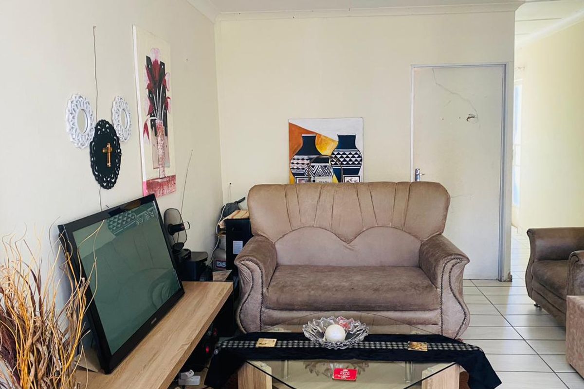 Beautiful 2 bedroom Apartmrnt for sale in Navalsig, Bloemfontein  - Photo 4