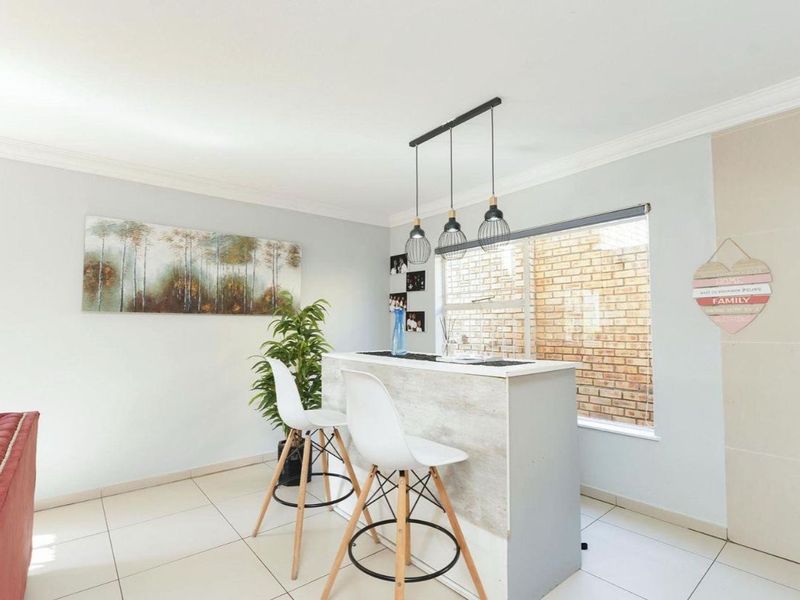 Beautiful 3 Bedroom Duplex For Sale in Noordhang.  - Photo 10