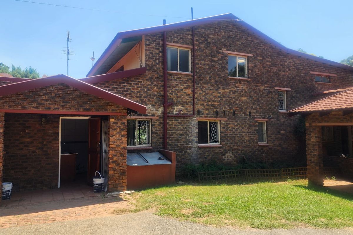 A HIDDEN GEM! COME OVER WITH THE EXTENDED FAMILY TO VIEW YOUR NEXT HOME - Photo 5