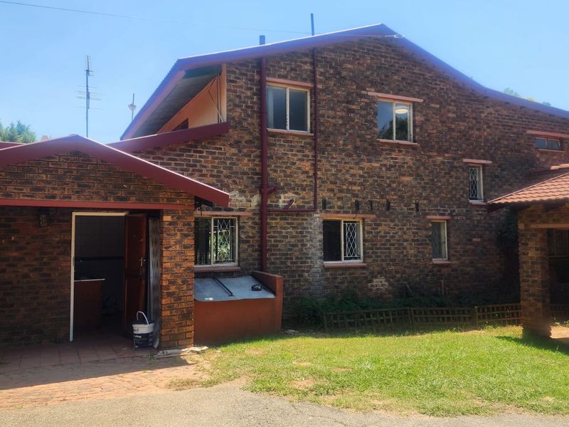 A HIDDEN GEM! COME OVER WITH THE EXTENDED FAMILY TO VIEW YOUR NEXT HOME - Photo 5