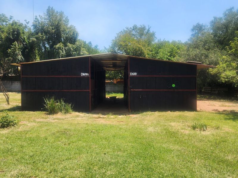 A HIDDEN GEM! COME OVER WITH THE EXTENDED FAMILY TO VIEW YOUR NEXT HOME - Photo 10