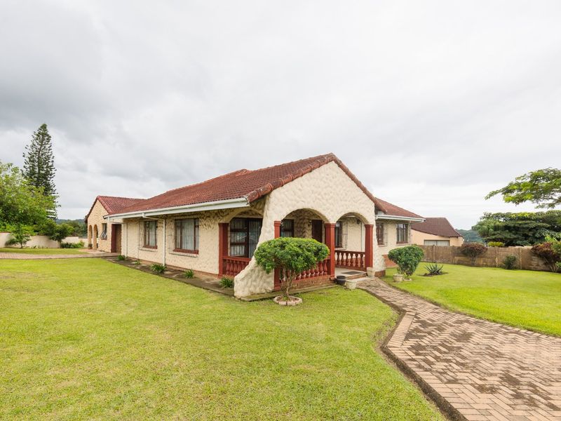 Extremely Well Maintained 4 Bedroom House Plus A 3 Bedroom Second House - Photo 1