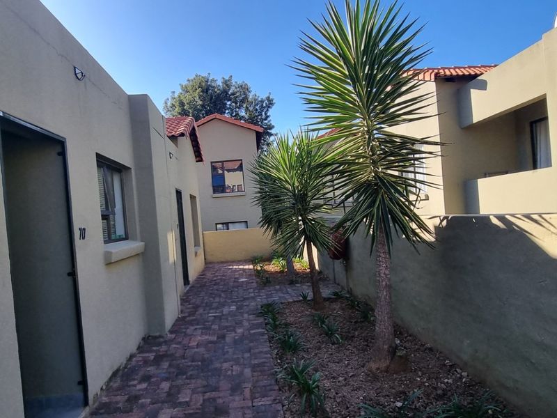 2 Bedroom Simplex For Sale In Ferndale - Photo 4