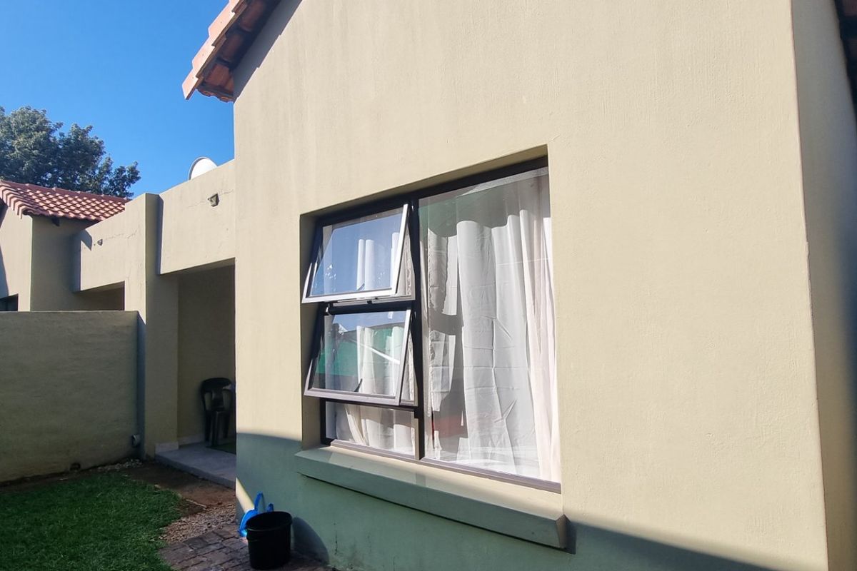 2 Bedroom Simplex For Sale In Ferndale - Photo 3
