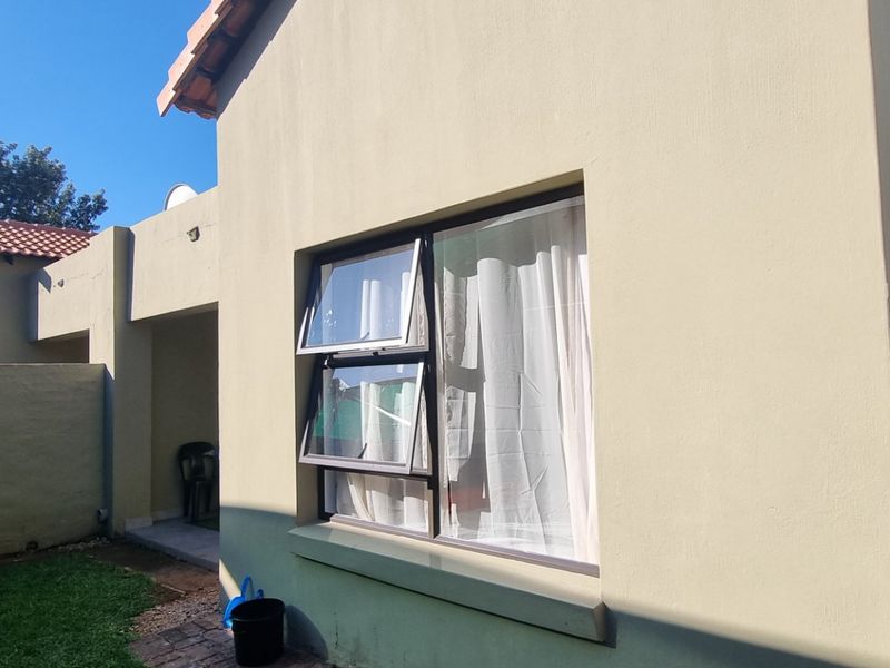 2 Bedroom Simplex For Sale In Ferndale - Photo 3