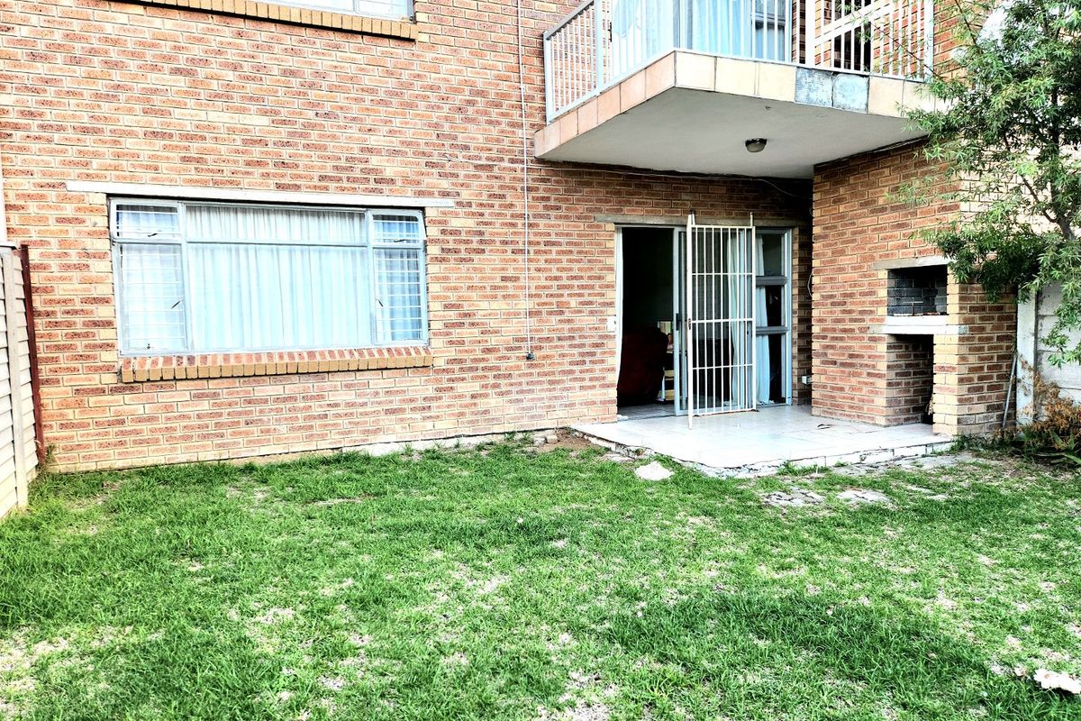 2-Bedroom Ground Floor Unit in Safe Pellissier Complex – Ideal for Families & Investors - Photo 2