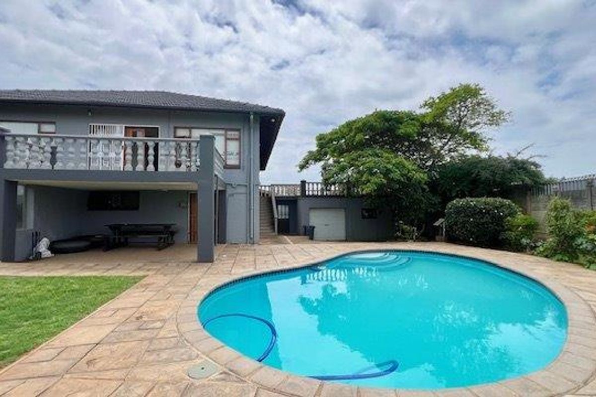 Stunning Coastal Home With Ocean Views And Income Generator !! - Photo 4