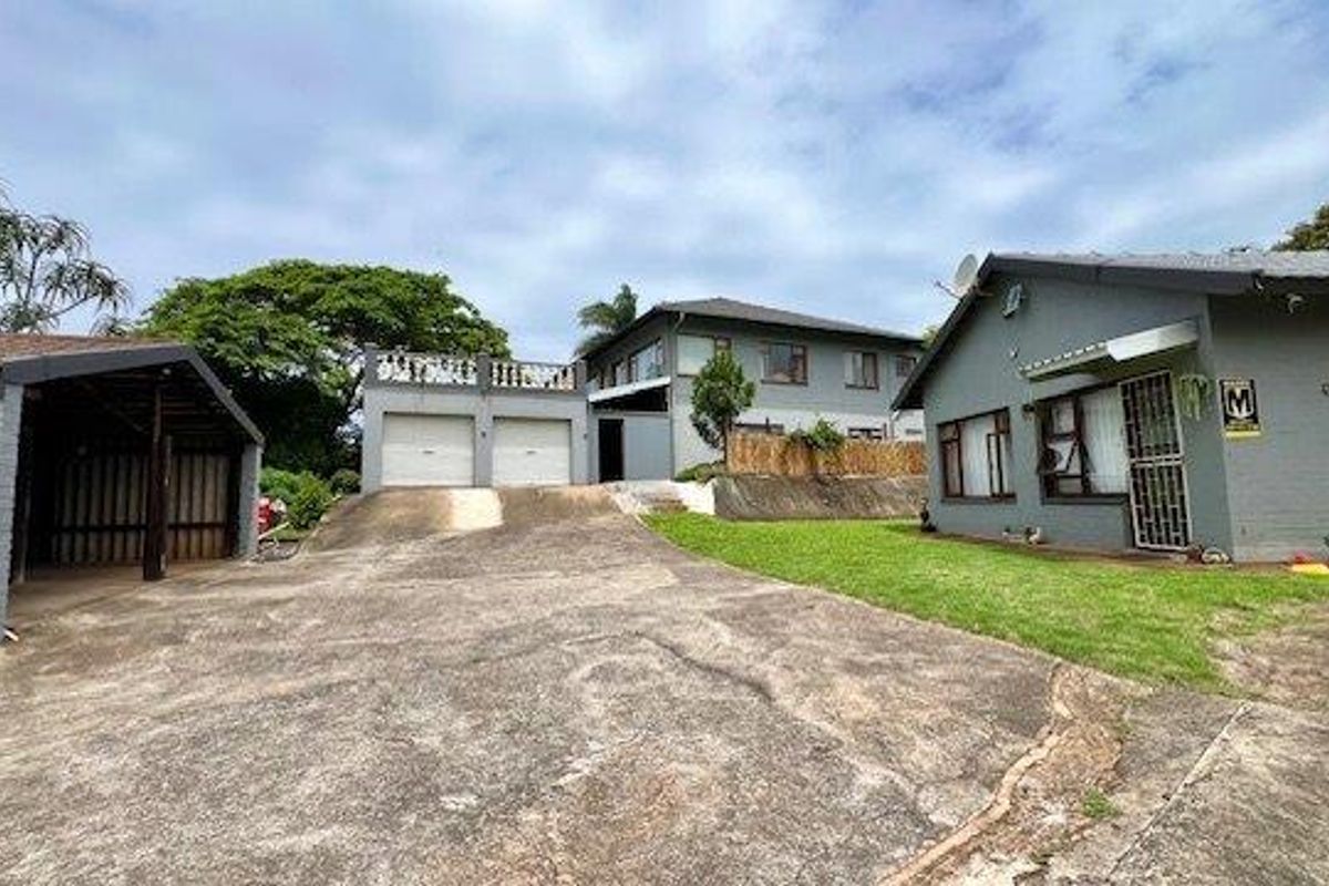 Stunning Coastal Home With Ocean Views And Income Generator !! - Photo 2