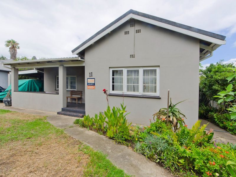 DOUBLE ENTRANCE PROPERTY: 11 TIDE STREET AND WATERFRONT DRIVE - Photo 4